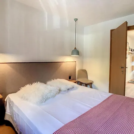 Apartment Pre 12 *